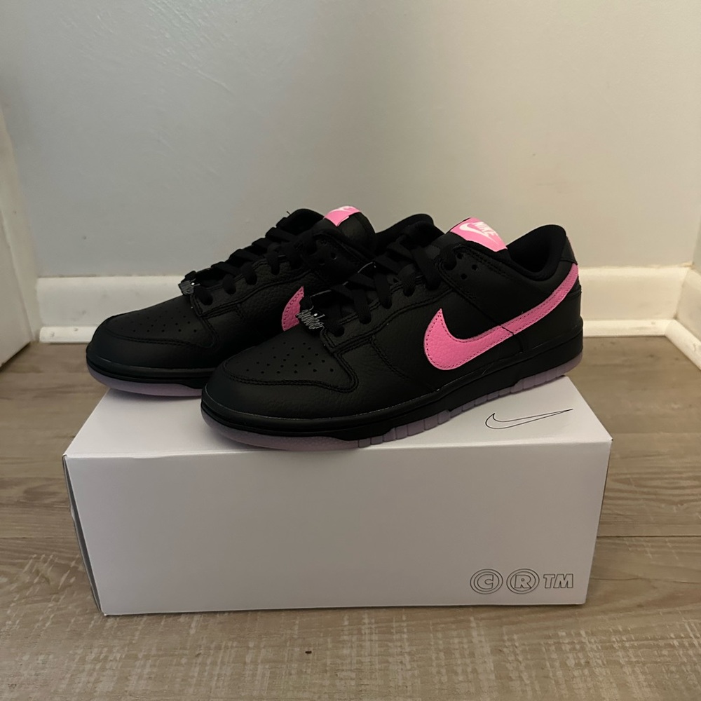 BRAND NEW Nike Dunk Low Shoes